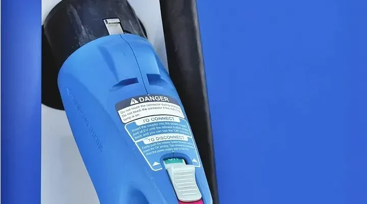Varsinais-Suomen Energia Oy kautta sähkötyöt kuten sähköautojen latausasemat.